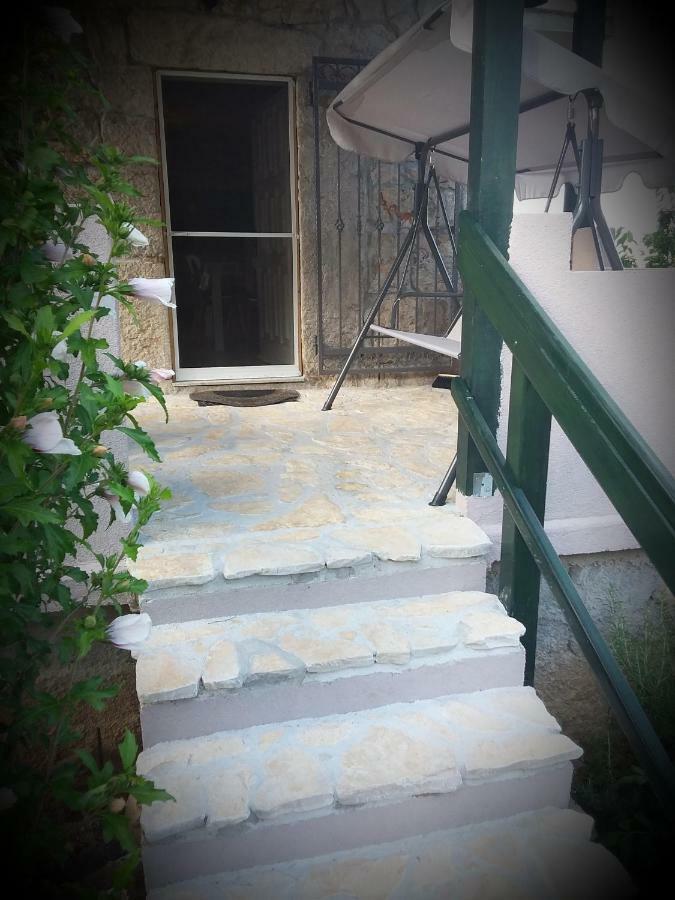 Holiday Home Jadric Osoje Esterno foto